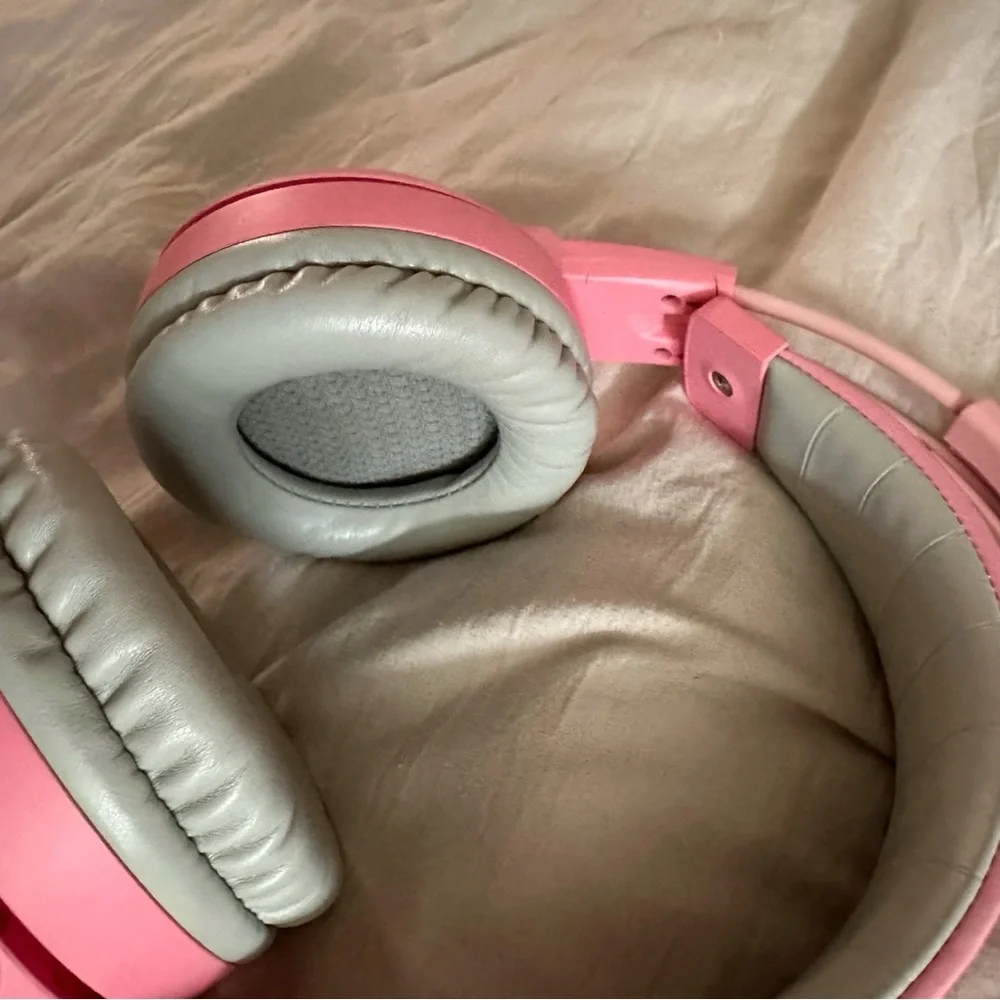 Pink and Gray Over-Ear Headphones with Cat Ears - Picture 4 of 9